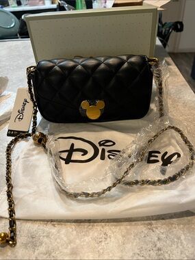 NWOT Disney Quilted Black Mickey Crossbody Bag and it comes with dust bag